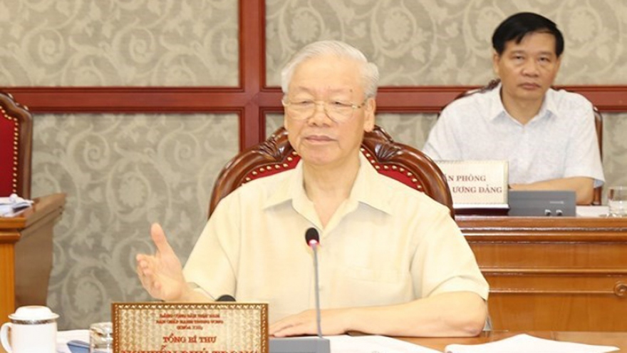 Politburo gives opinions on socio-economic performance